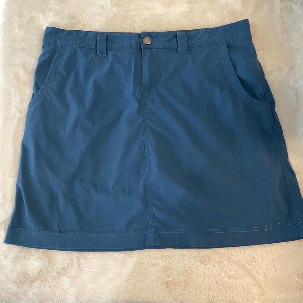 Eddie Bauer Horizon teal blue skort w/ built-in shorts & zip security pocket, 4